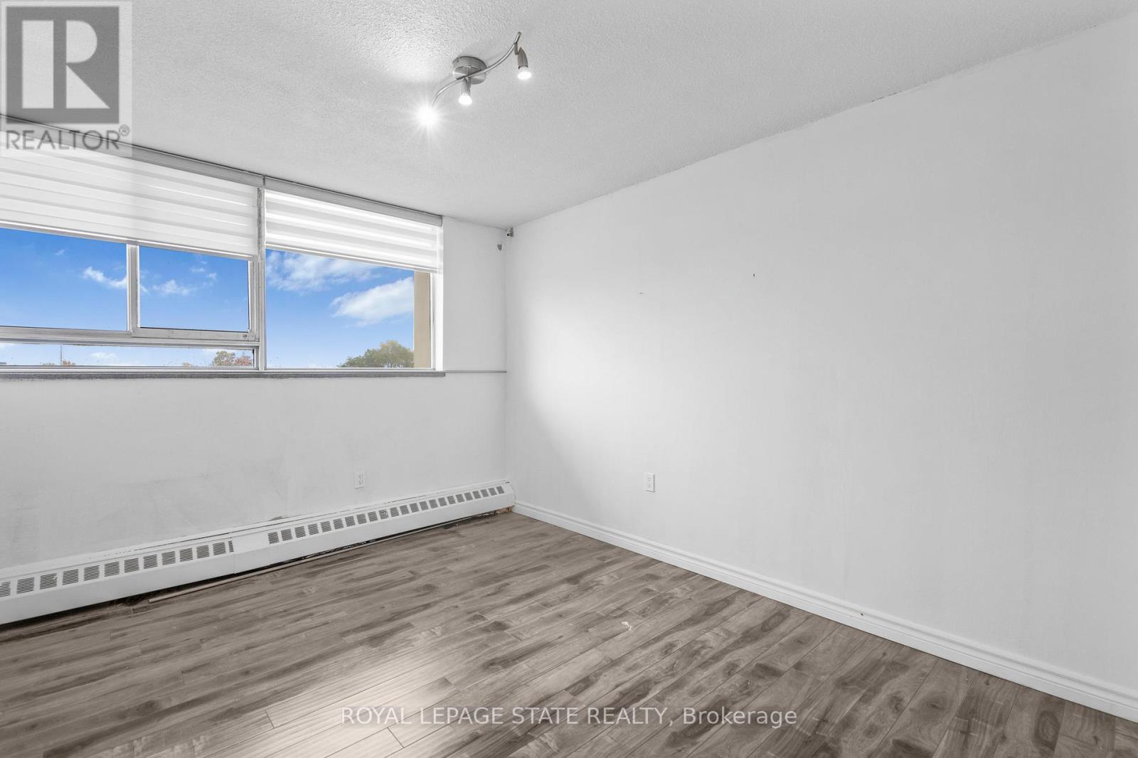 308 - 1050 Stainton Drive, Mississauga, Ontario  L5C 2T7 - Photo 12 - W12514820