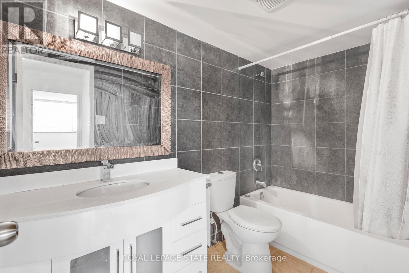 308 - 1050 Stainton Drive, Mississauga, Ontario  L5C 2T7 - Photo 14 - W12514820