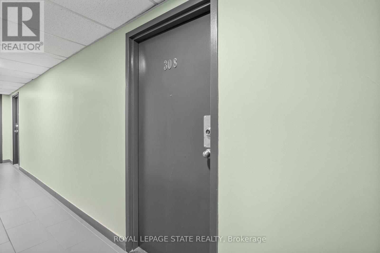 308 - 1050 Stainton Drive, Mississauga, Ontario  L5C 2T7 - Photo 2 - W12514820