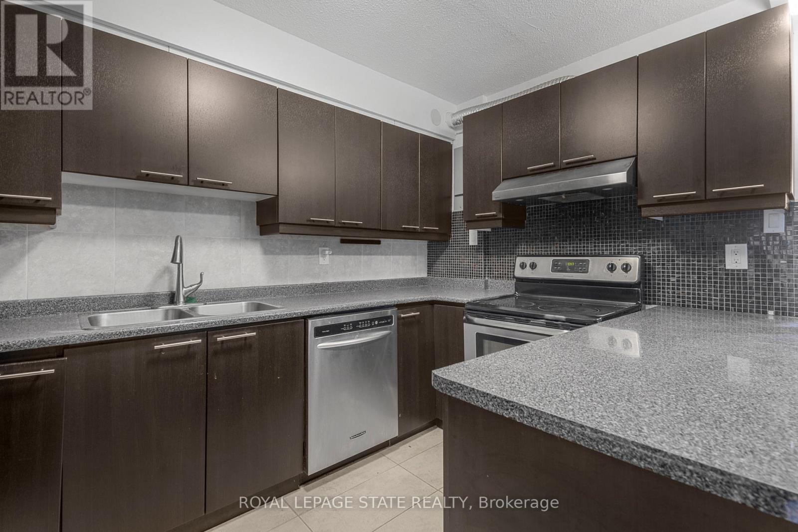 308 - 1050 Stainton Drive, Mississauga, Ontario  L5C 2T7 - Photo 20 - W12514820