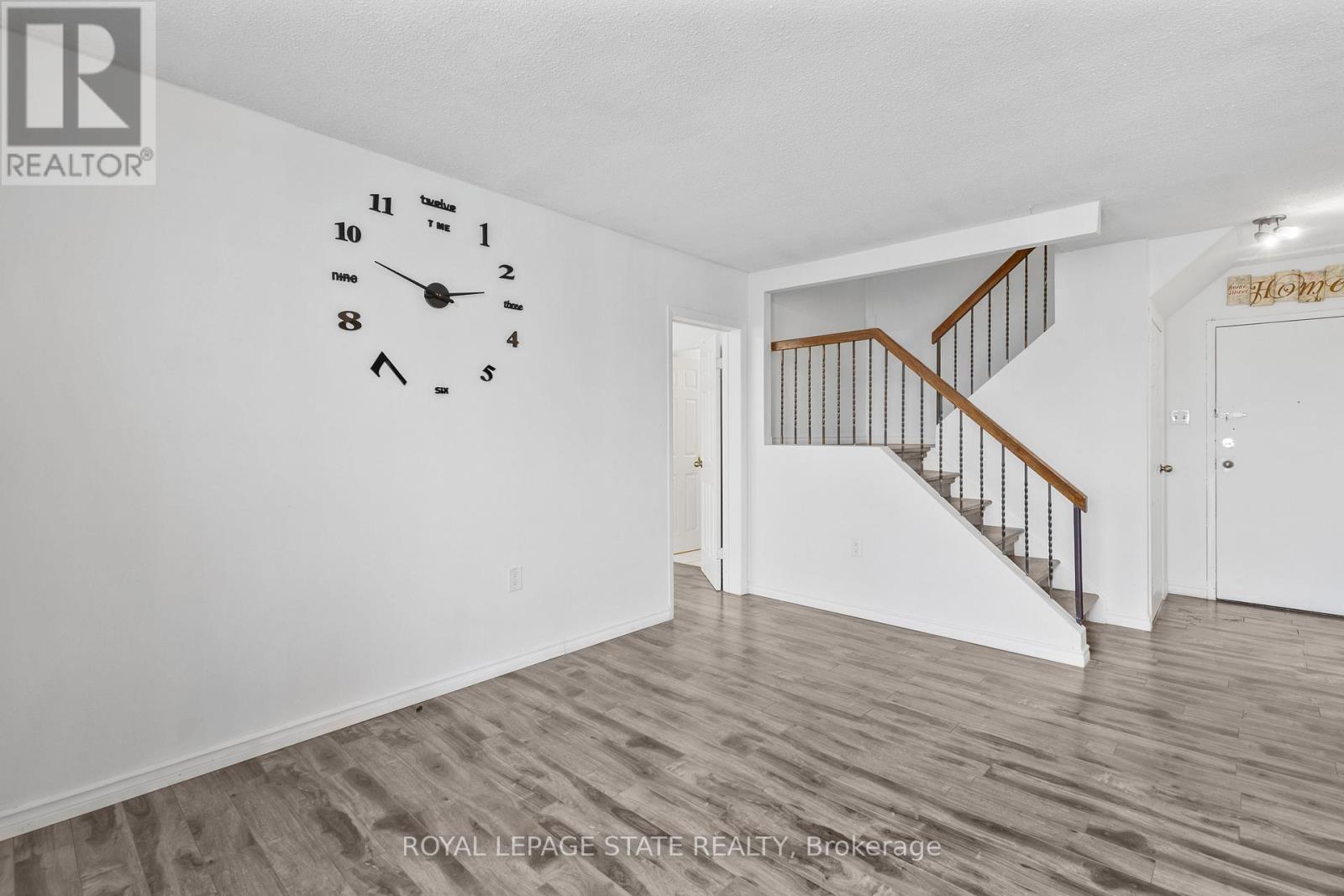 308 - 1050 Stainton Drive, Mississauga, Ontario  L5C 2T7 - Photo 6 - W12514820
