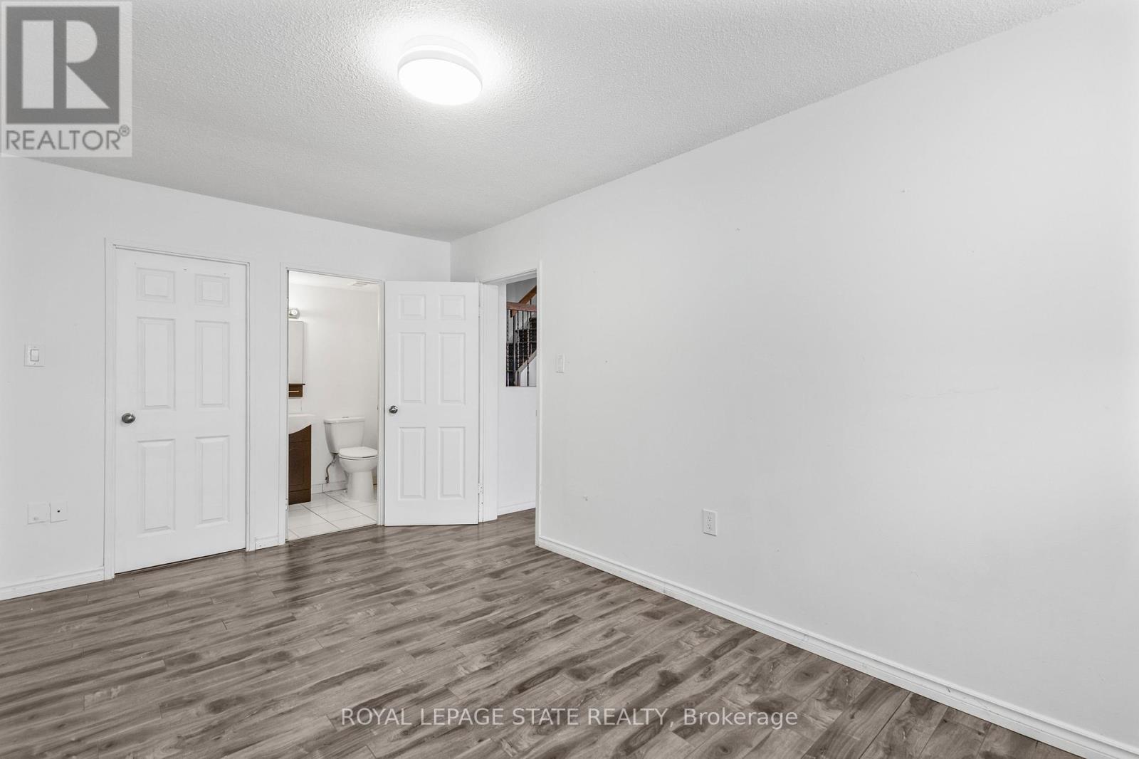 308 - 1050 Stainton Drive, Mississauga, Ontario  L5C 2T7 - Photo 8 - W12514820