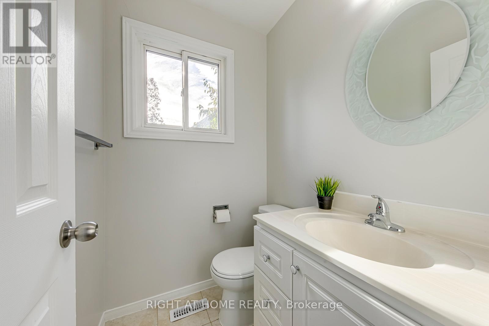 4190 Squire Court, Mississauga, Ontario  L5B 2Y3 - Photo 23 - W12514884