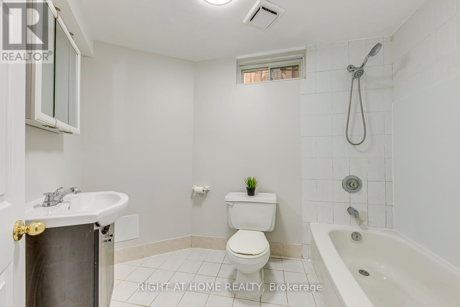 4190 Squire Court, Mississauga, Ontario  L5B 2Y3 - Photo 40 - W12514884