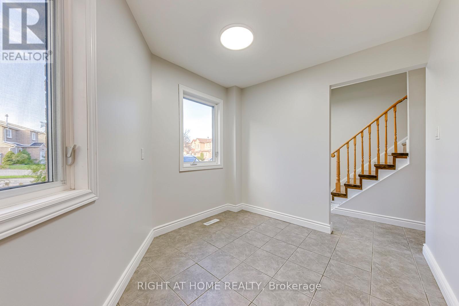 4190 Squire Court, Mississauga, Ontario  L5B 2Y3 - Photo 7 - W12514884