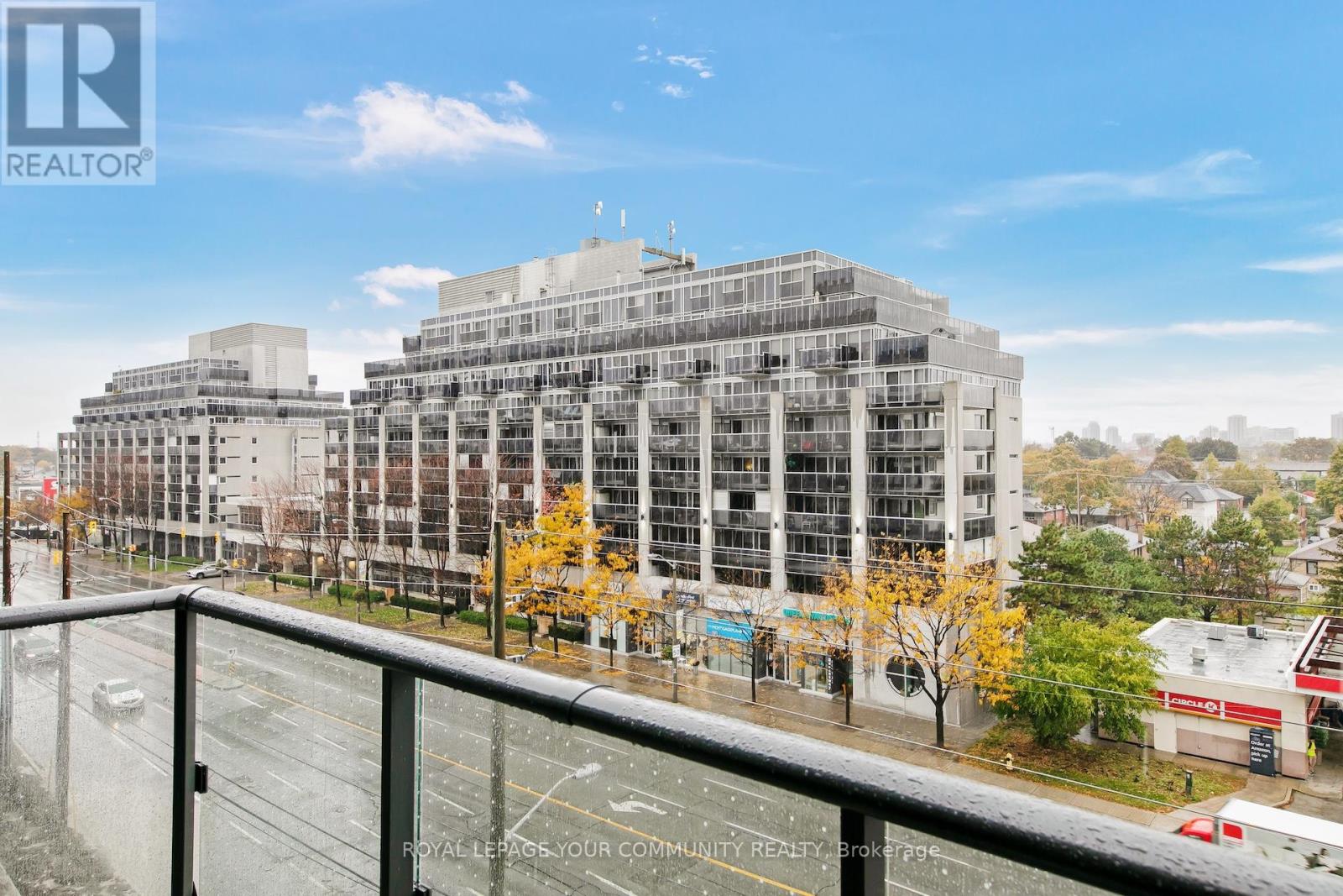 405 - 1007 THE QUEENSWAY, Toronto, Ontario