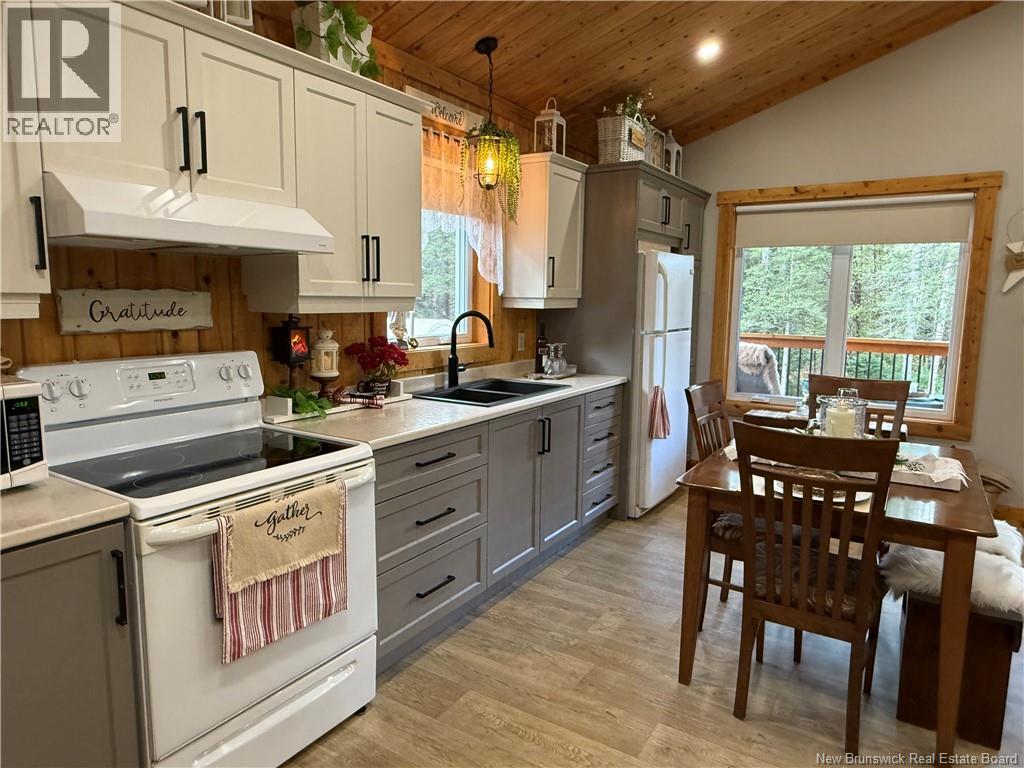 101 Coombes Road, Grand-Sault/grand Falls, New Brunswick  E7E 2P8 - Photo 12 - NB129655