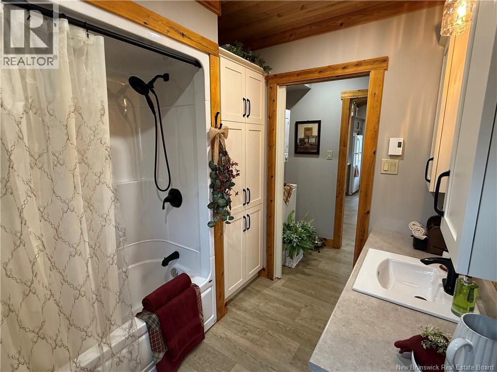 101 Coombes Road, Grand-Sault/grand Falls, New Brunswick  E7E 2P8 - Photo 23 - NB129655