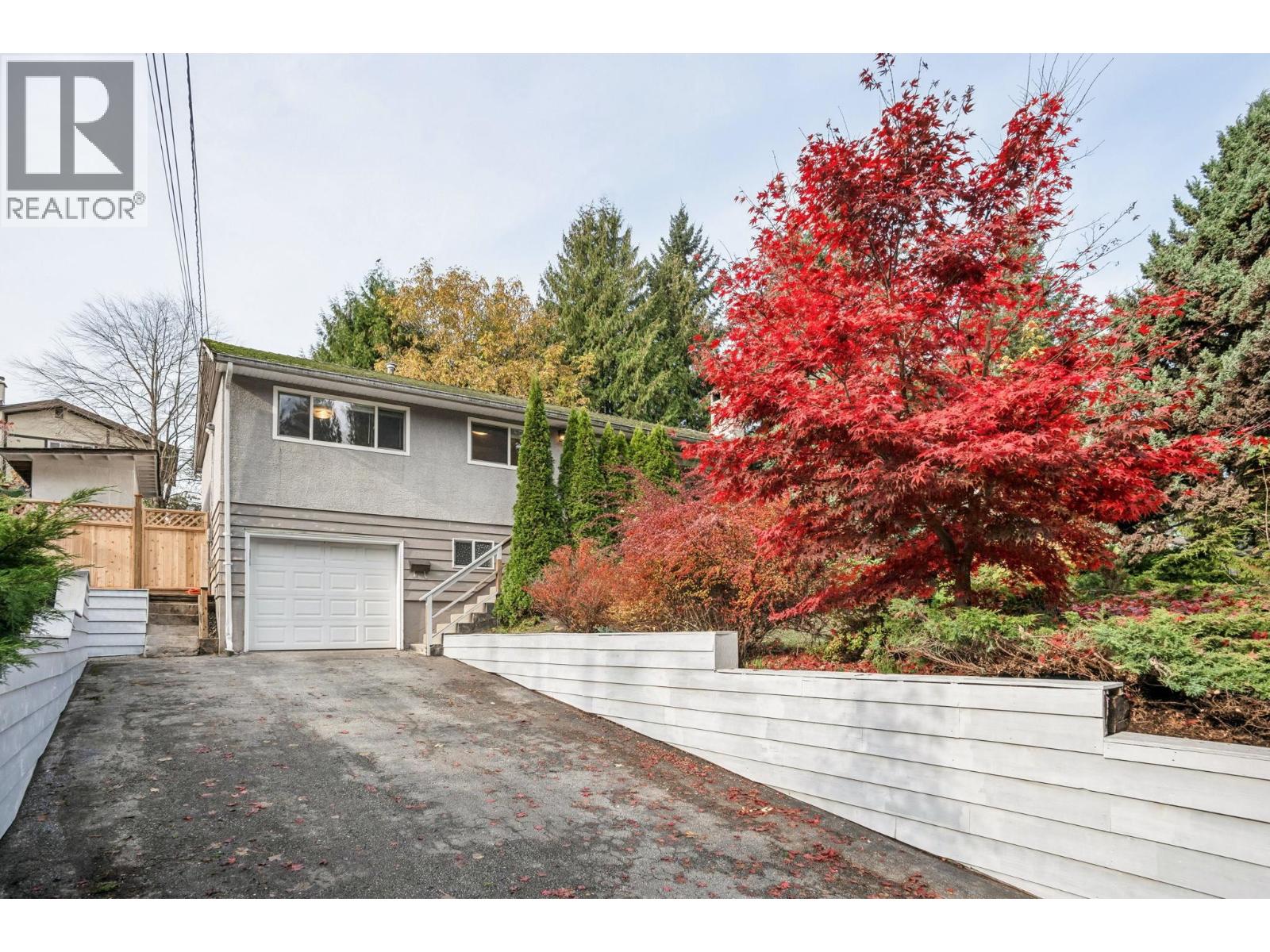 211 CLEARVIEW DRIVE, Port Moody, British Columbia