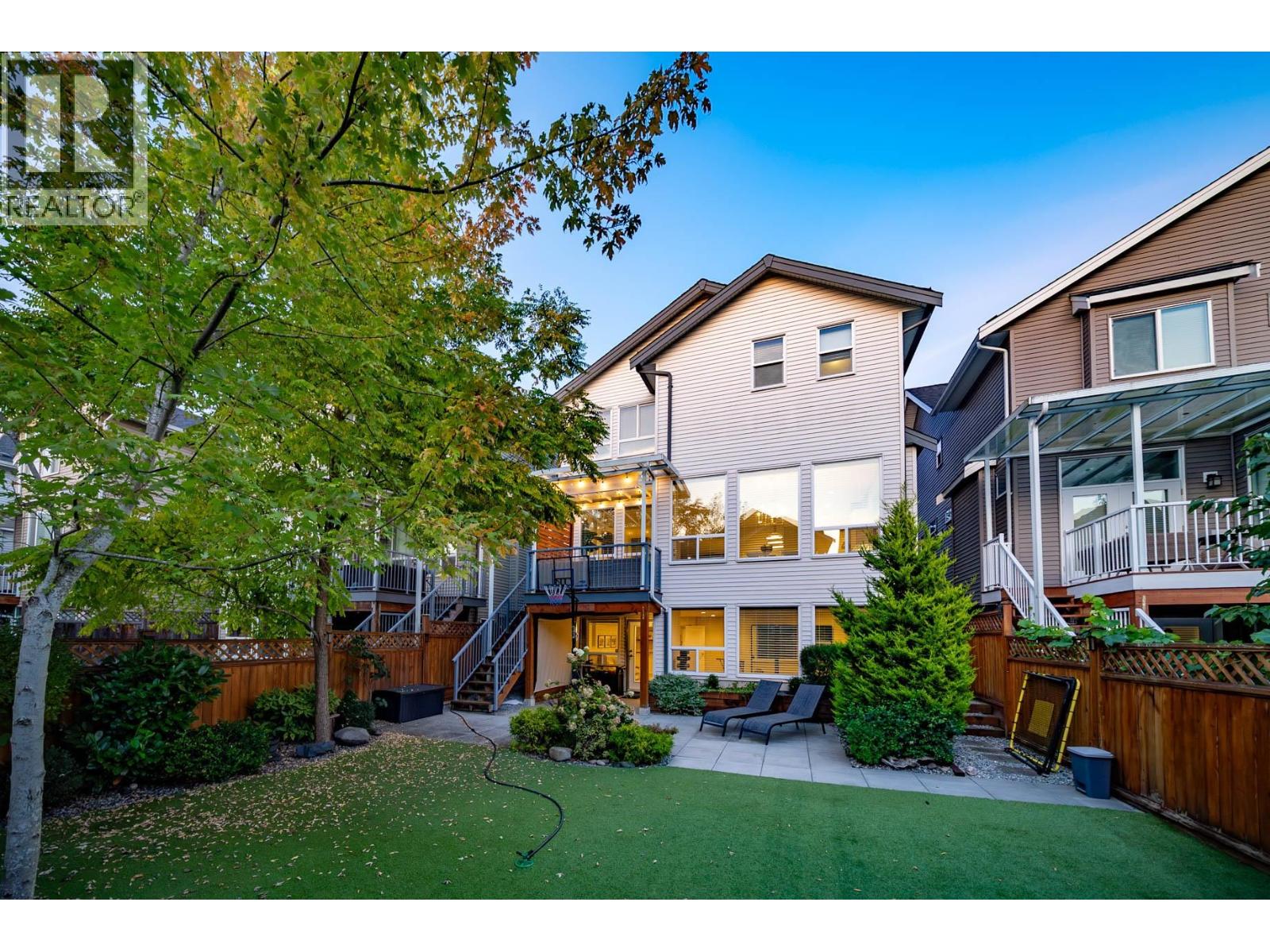 10293 WYNNYK WAY, Maple Ridge, British Columbia