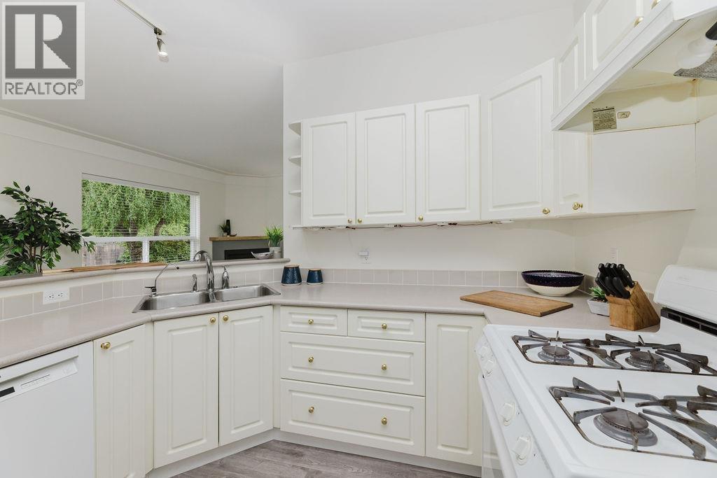 6307 Homestead Avenue, Sechelt, British Columbia  V7Z 0M6 - Photo 11 - R3065247