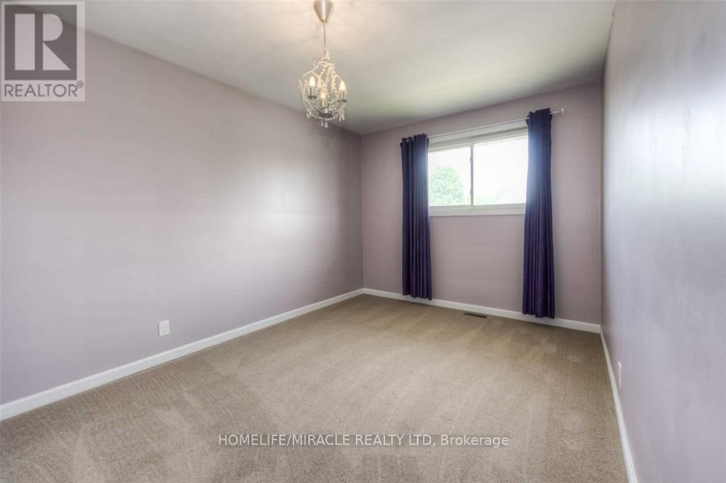 34 Hudson Crescent, Kitchener, Ontario  N2B 2V8 - Photo 11 - X12514784