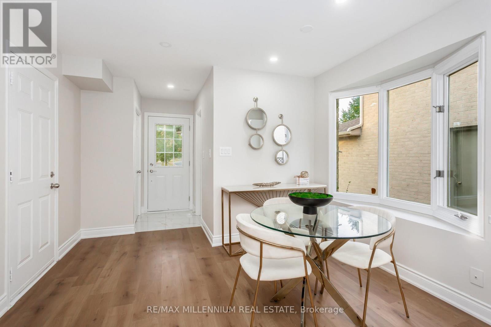 Upper - 61 Mistywood Drive, Hamilton, Ontario  L8J 2N7 - Photo 12 - X12514794