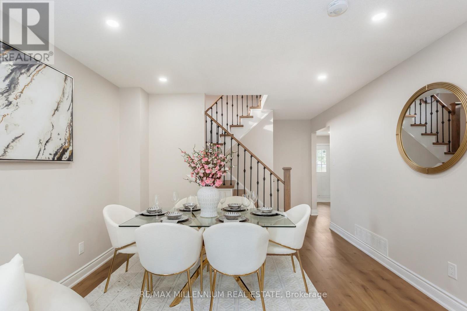 Upper - 61 Mistywood Drive, Hamilton, Ontario  L8J 2N7 - Photo 18 - X12514794