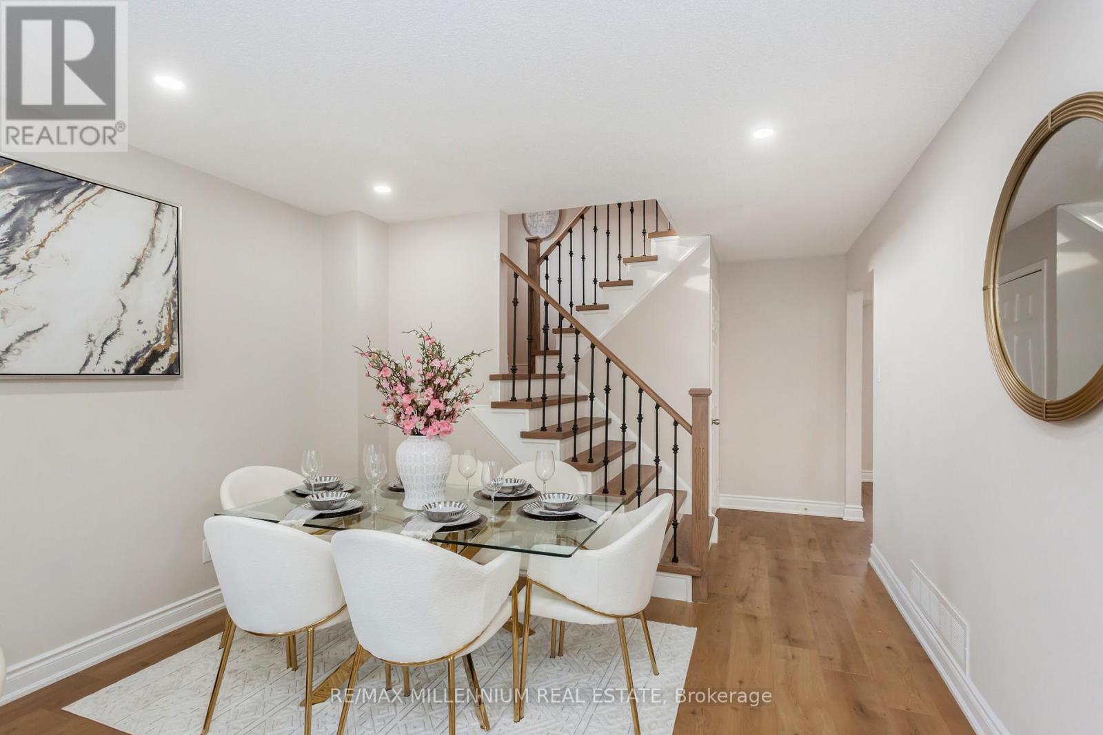 Upper - 61 Mistywood Drive, Hamilton, Ontario  L8J 2N7 - Photo 19 - X12514794