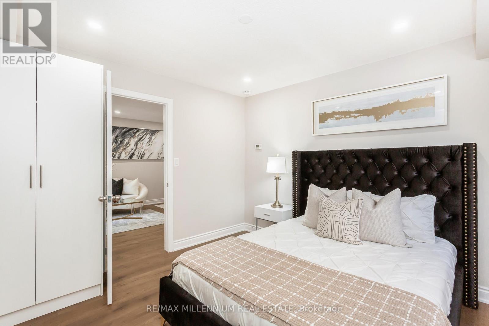 Upper - 61 Mistywood Drive, Hamilton, Ontario  L8J 2N7 - Photo 26 - X12514794