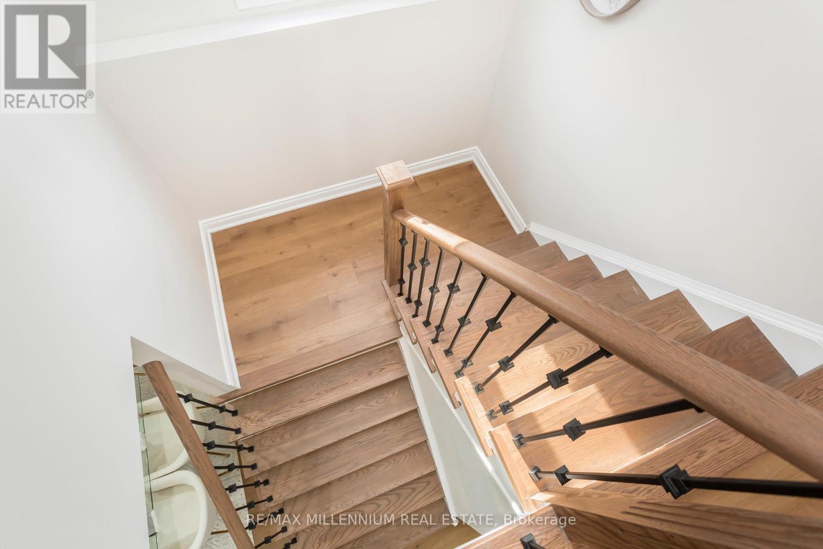 Upper - 61 Mistywood Drive, Hamilton, Ontario  L8J 2N7 - Photo 30 - X12514794