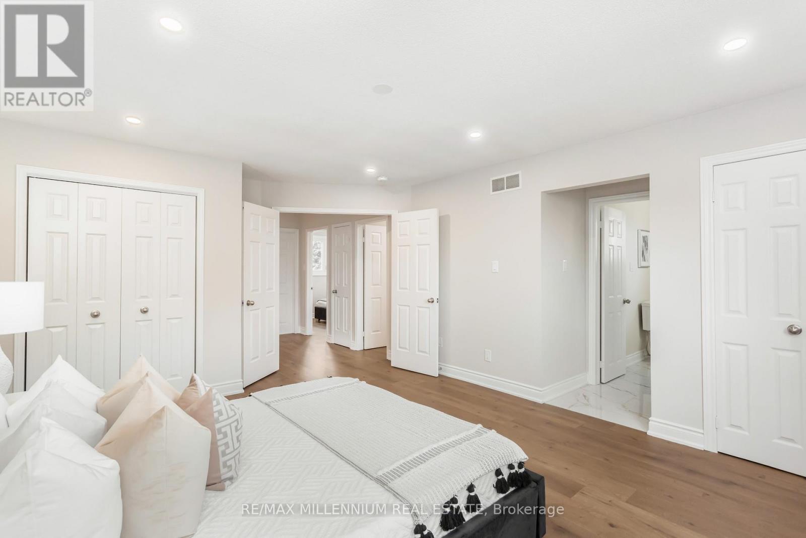 Upper - 61 Mistywood Drive, Hamilton, Ontario  L8J 2N7 - Photo 35 - X12514794