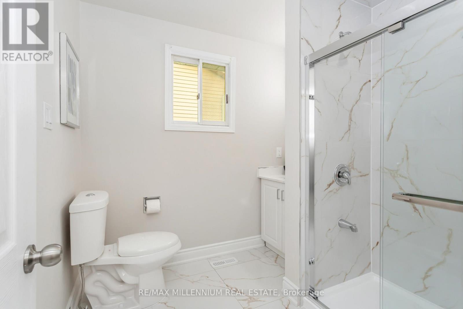 Upper - 61 Mistywood Drive, Hamilton, Ontario  L8J 2N7 - Photo 36 - X12514794