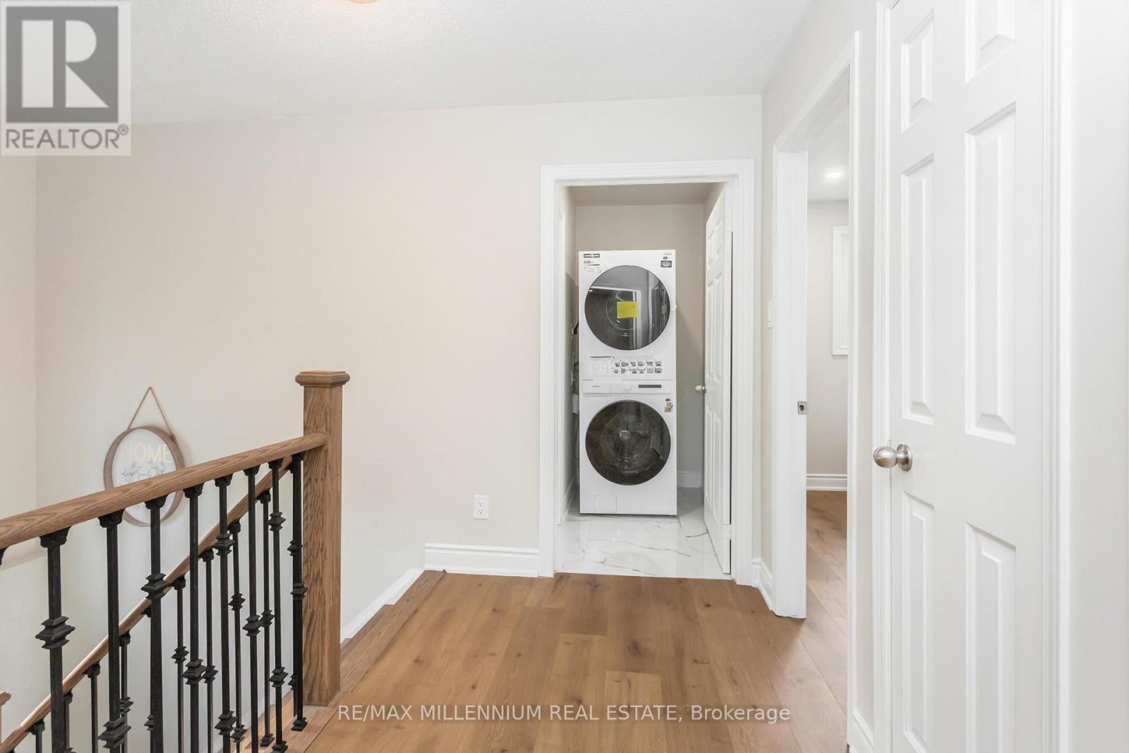 Upper - 61 Mistywood Drive, Hamilton, Ontario  L8J 2N7 - Photo 42 - X12514794