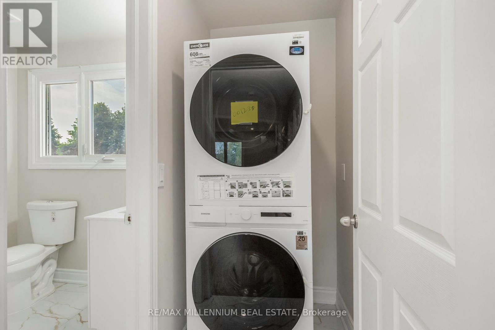 Upper - 61 Mistywood Drive, Hamilton, Ontario  L8J 2N7 - Photo 43 - X12514794