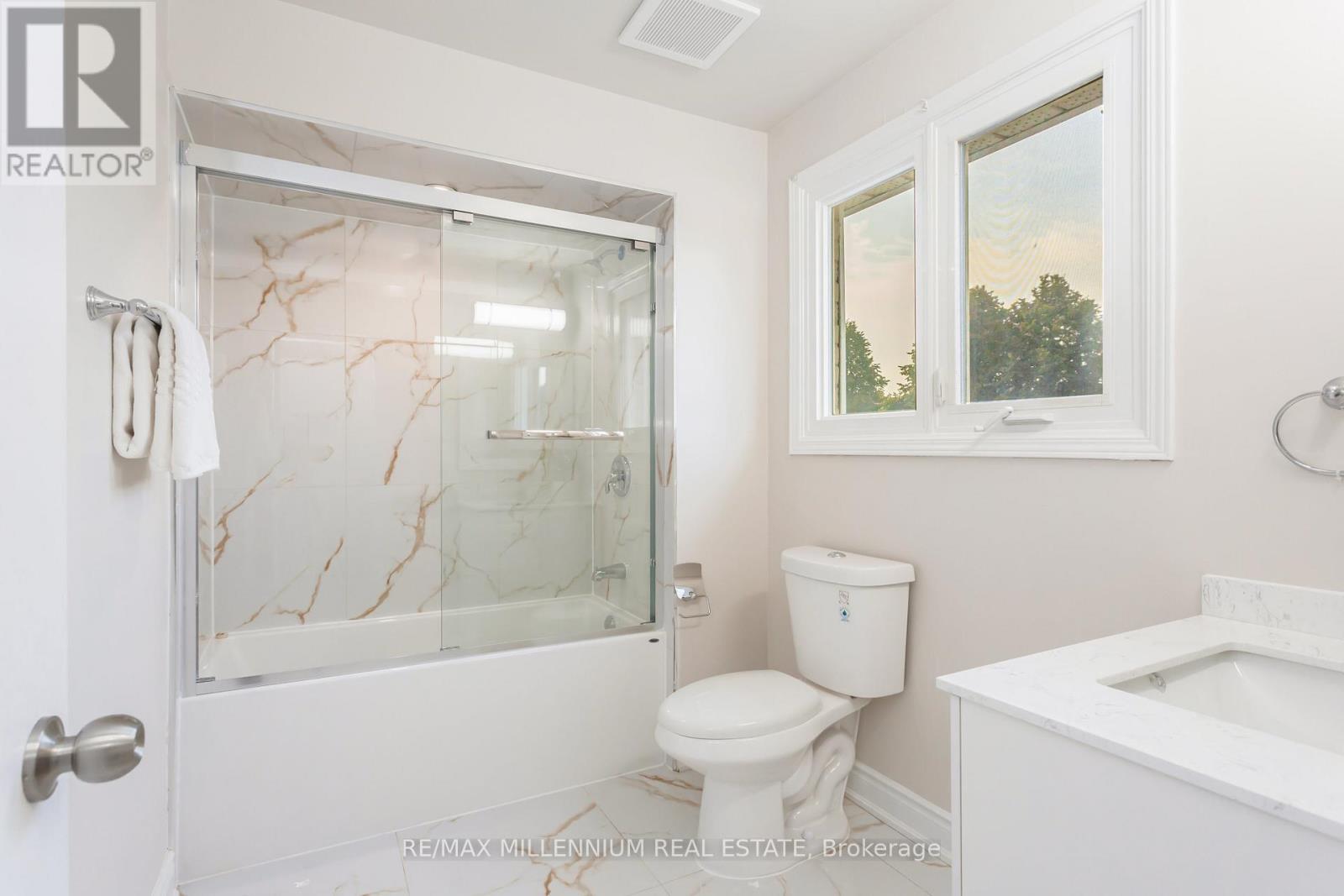 Upper - 61 Mistywood Drive, Hamilton, Ontario  L8J 2N7 - Photo 44 - X12514794