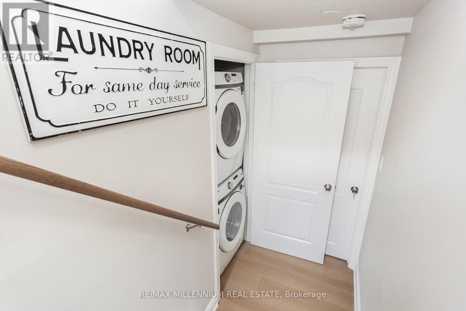 Upper - 61 Mistywood Drive, Hamilton, Ontario  L8J 2N7 - Photo 46 - X12514794