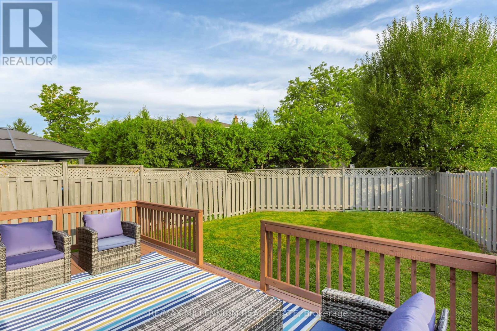 Upper - 61 Mistywood Drive, Hamilton, Ontario  L8J 2N7 - Photo 47 - X12514794