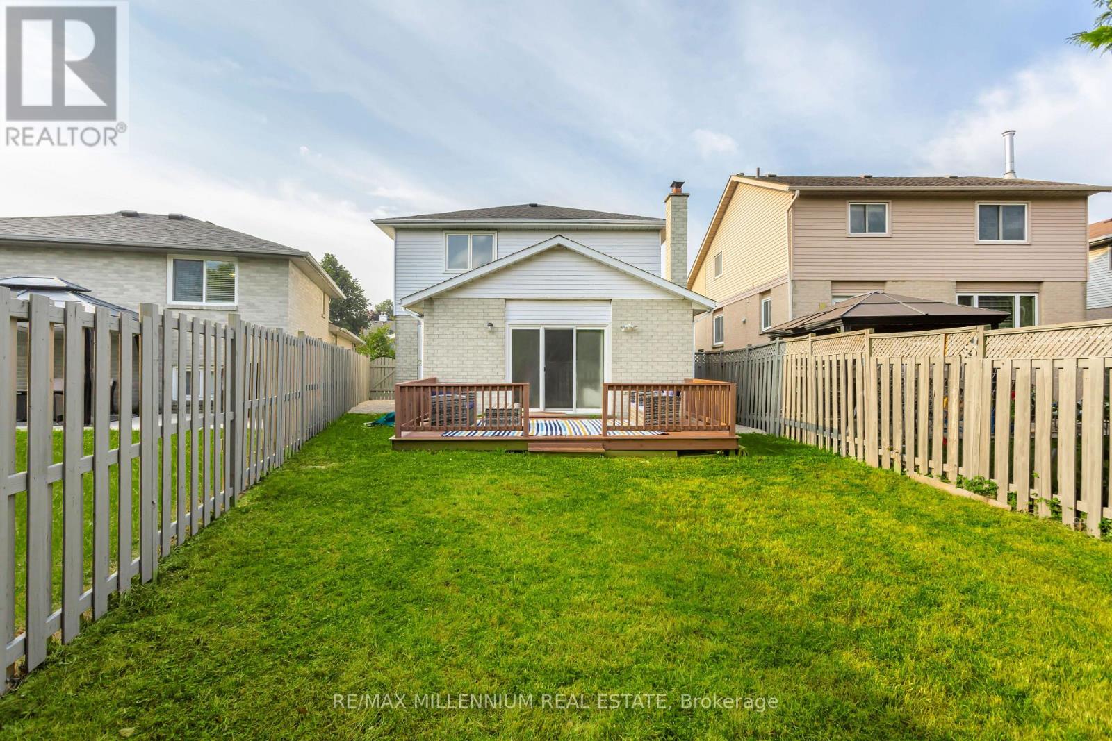 Upper - 61 Mistywood Drive, Hamilton, Ontario  L8J 2N7 - Photo 50 - X12514794