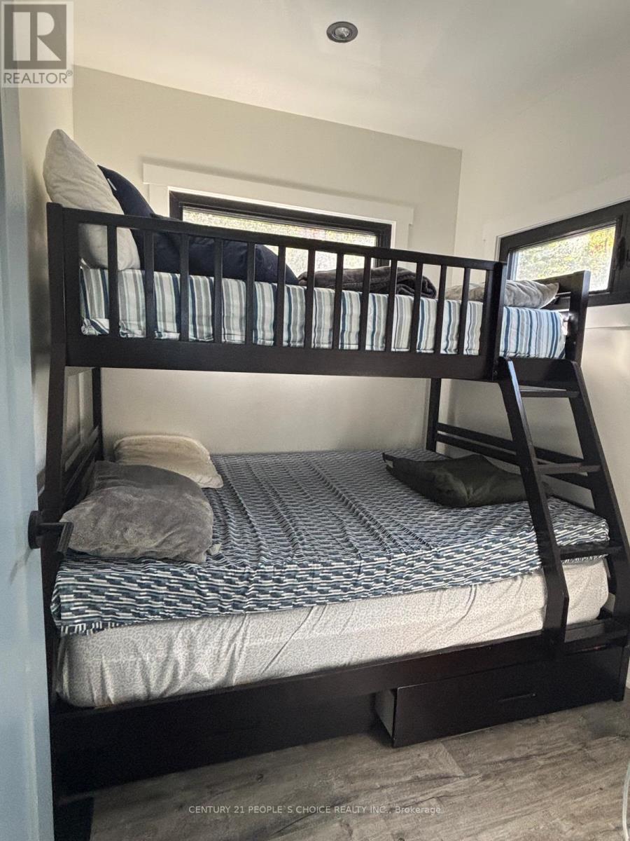 1356 South Lake Bernard Road, Strong, Ontario  P0A 1Z0 - Photo 18 - X12514808