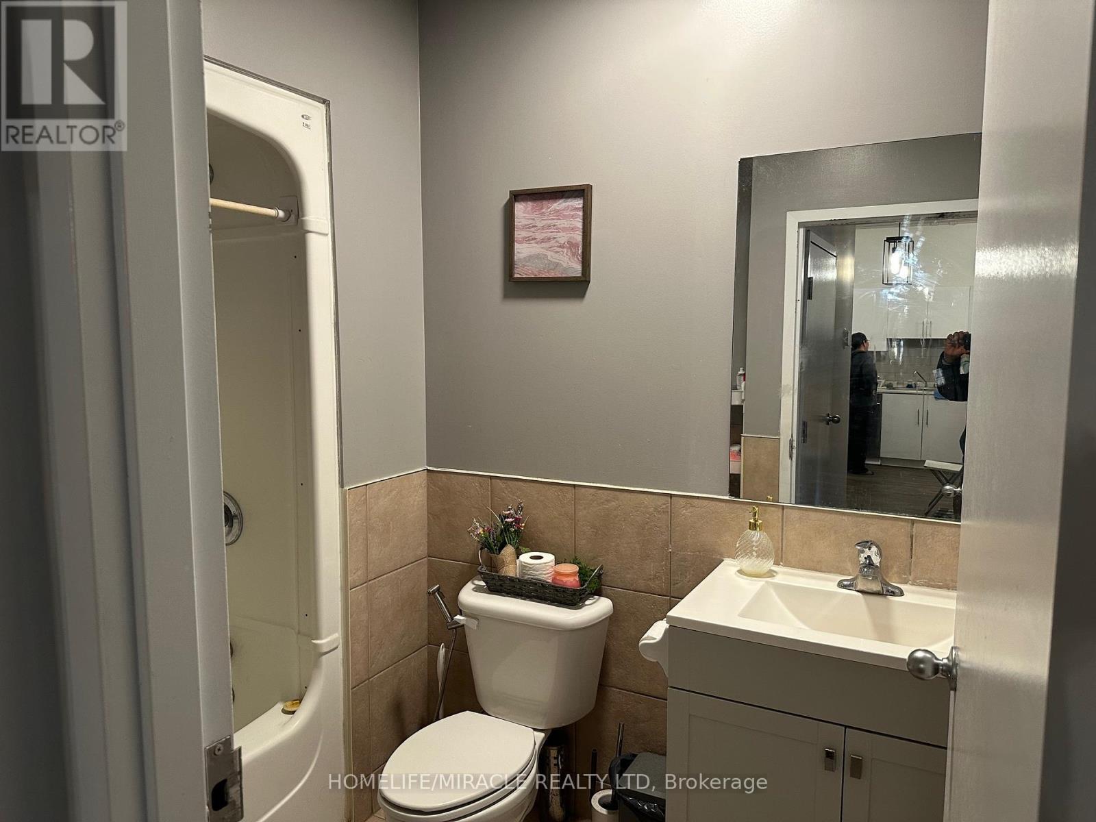 204 - 150 Colborne Street, Brantford, Ontario  N3T 2G6 - Photo 13 - X12514872