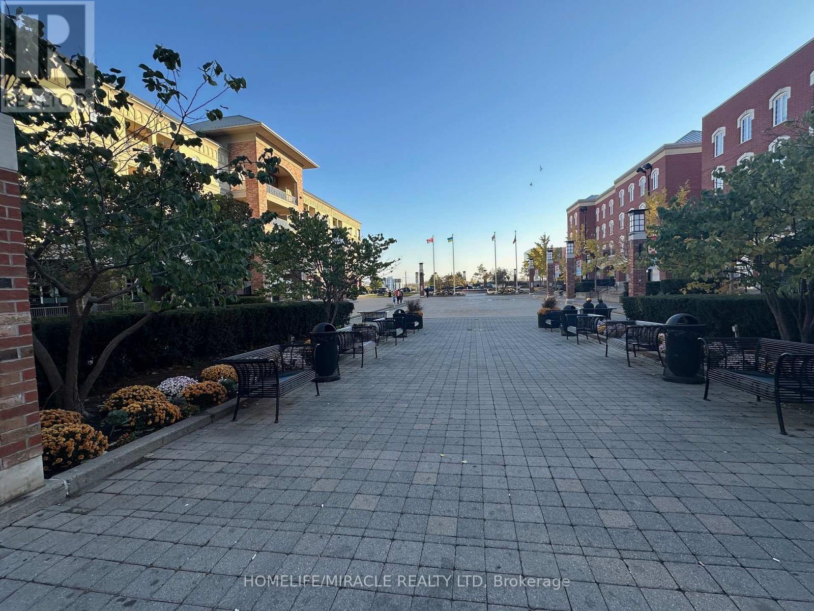 204 - 150 Colborne Street, Brantford, Ontario  N3T 2G6 - Photo 2 - X12514872