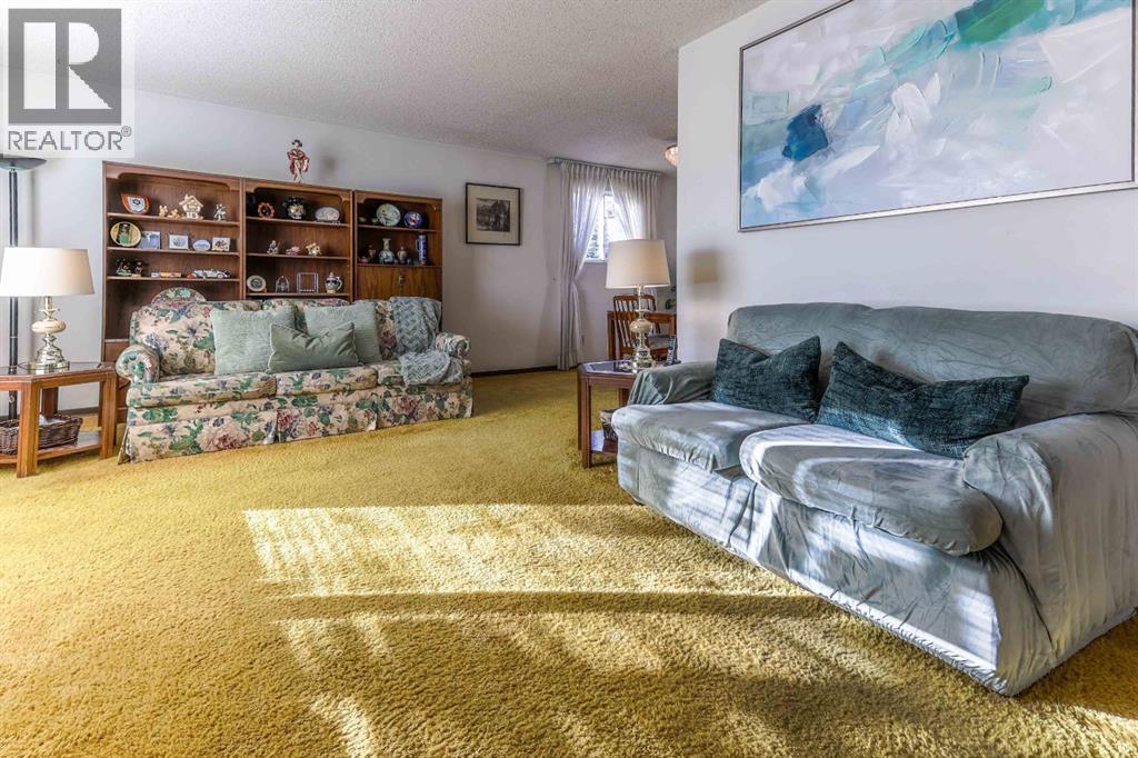 204 Norfolk Road Nw, Calgary, Alberta  T2K 5P7 - Photo 4 - A2268368