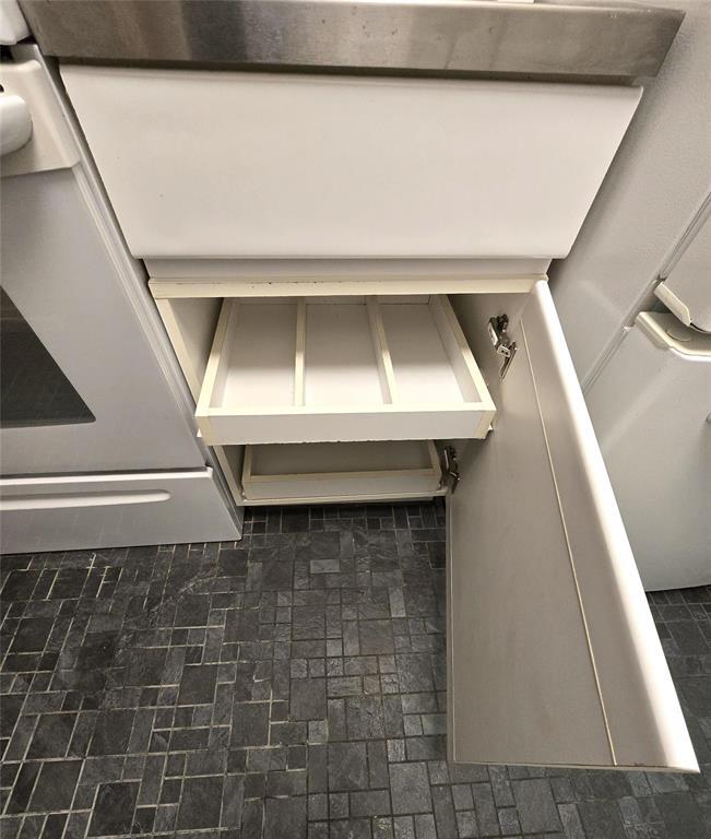 10c 300 Roslyn Road, Winnipeg, Manitoba  R3L 0H4 - Photo 16 - 202527997