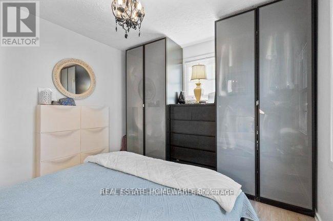 4 Warvet Crescent, Toronto, Ontario  M4B 1P3 - Photo 12 - E12476855