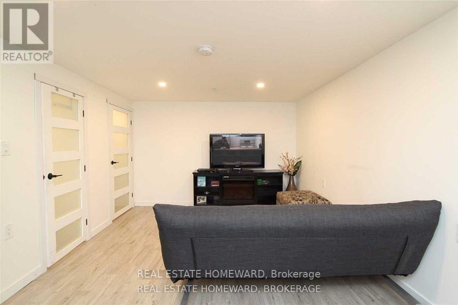 4 Warvet Crescent, Toronto, Ontario  M4B 1P3 - Photo 20 - E12476855