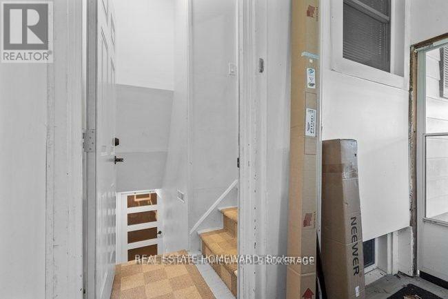 4 Warvet Crescent, Toronto, Ontario  M4B 1P3 - Photo 16 - E12476855