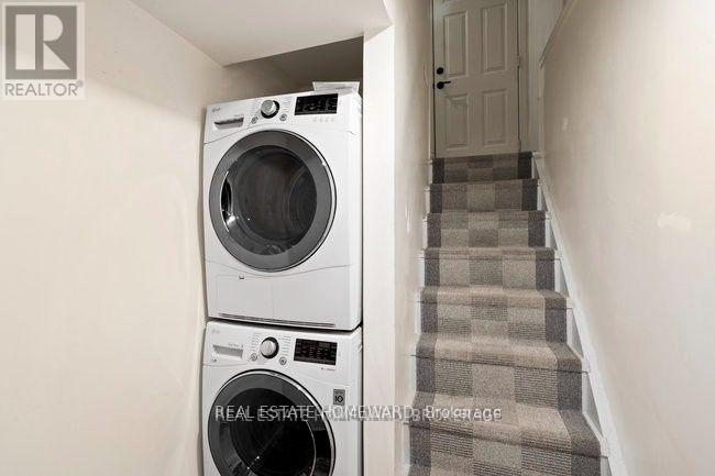 4 Warvet Crescent, Toronto, Ontario  M4B 1P3 - Photo 17 - E12476855