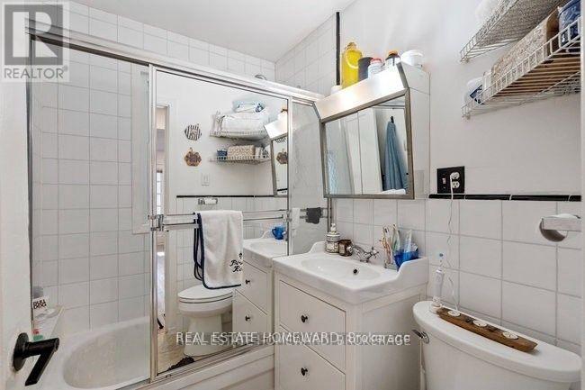 4 Warvet Crescent, Toronto, Ontario  M4B 1P3 - Photo 15 - E12476855