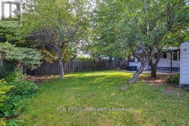 4 Warvet Crescent, Toronto, Ontario  M4B 1P3 - Photo 32 - E12476855