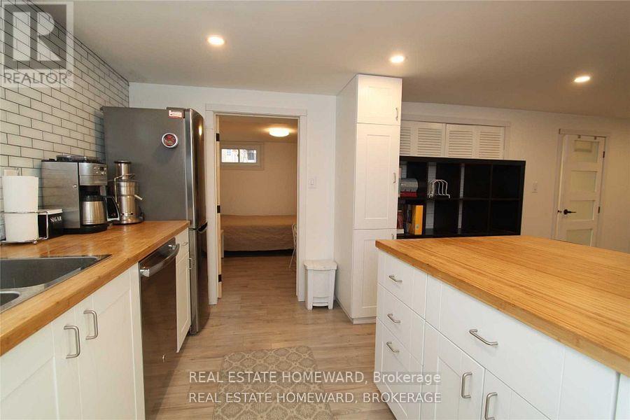 4 Warvet Crescent, Toronto, Ontario  M4B 1P3 - Photo 27 - E12476855