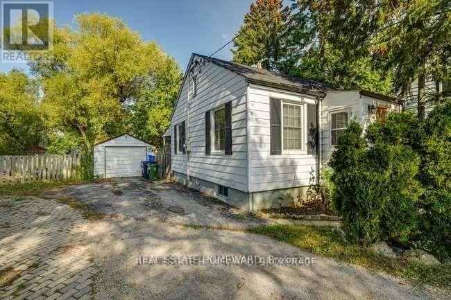 4 Warvet Crescent, Toronto, Ontario  M4B 1P3 - Photo 36 - E12476855