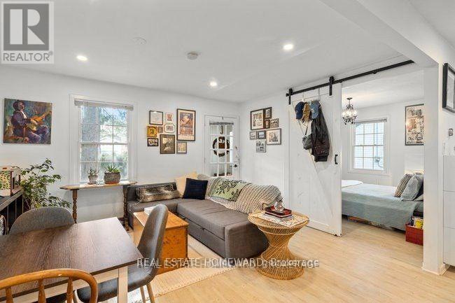 4 Warvet Crescent, Toronto, Ontario  M4B 1P3 - Photo 9 - E12476855