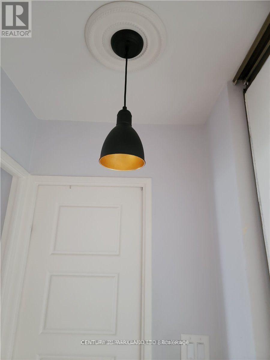 1102 - 3 Massey Square, Toronto, Ontario  M4C 5L5 - Photo 17 - E12514840