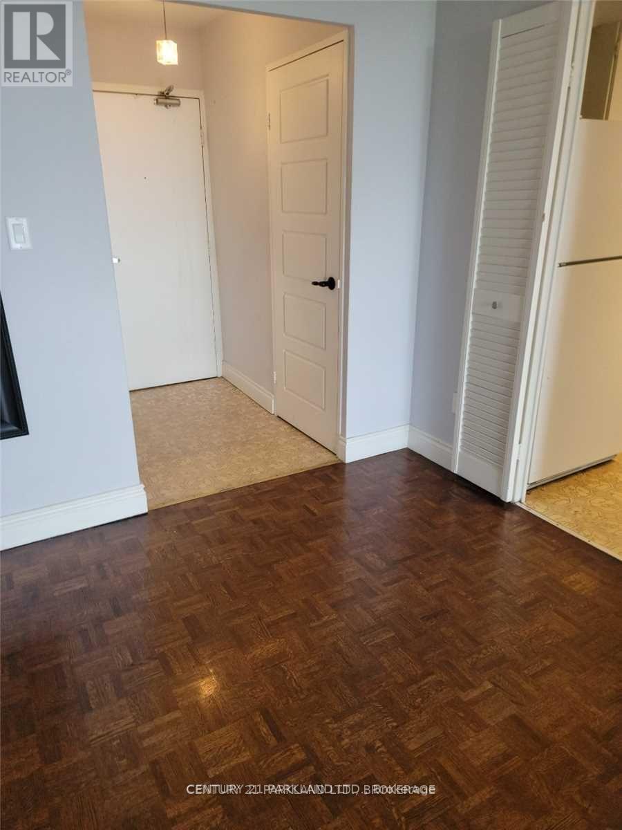 1102 - 3 Massey Square, Toronto, Ontario  M4C 5L5 - Photo 14 - E12514840