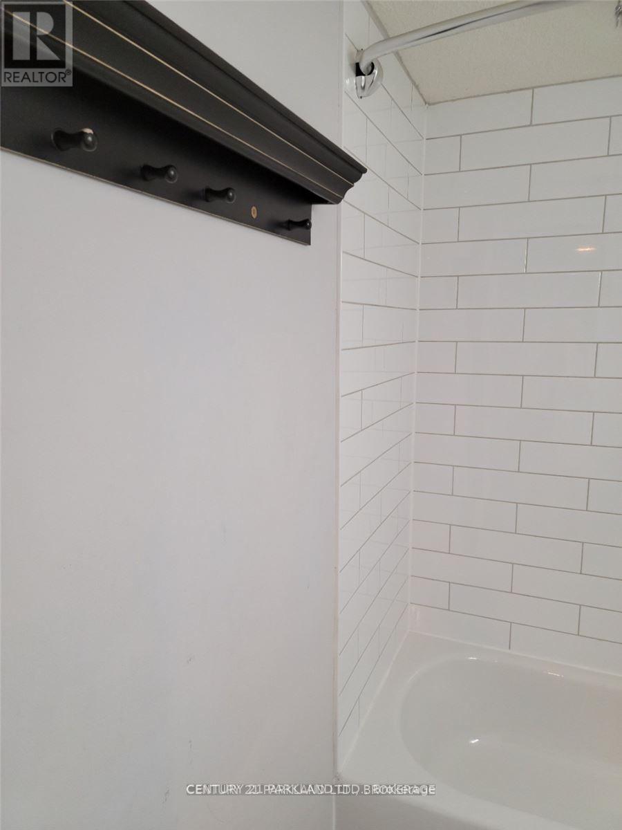 1102 - 3 Massey Square, Toronto, Ontario  M4C 5L5 - Photo 21 - E12514840