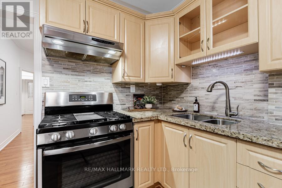 717 Rhodes Avenue, Toronto, Ontario  M4J 4X5 - Photo 17 - E12514940