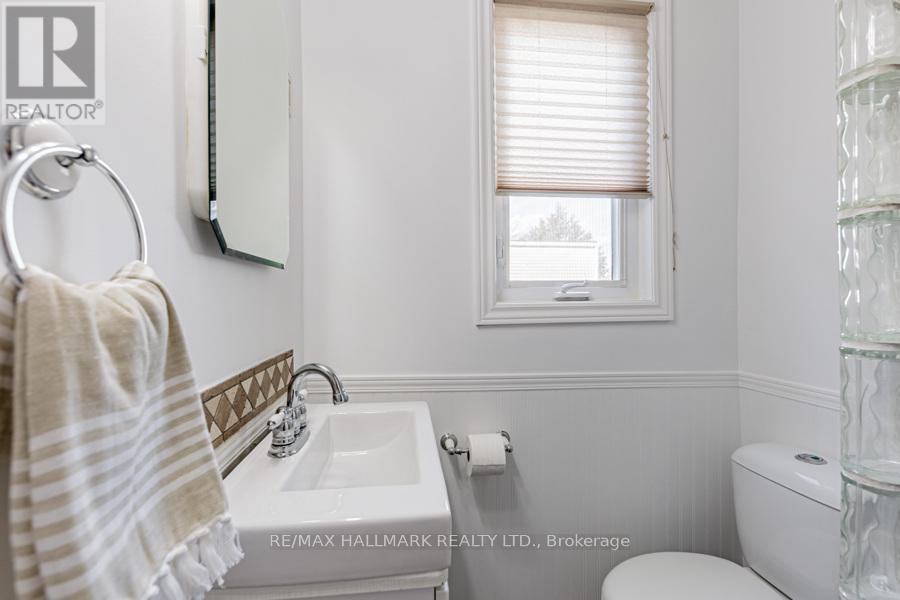 717 Rhodes Avenue, Toronto, Ontario  M4J 4X5 - Photo 22 - E12514940