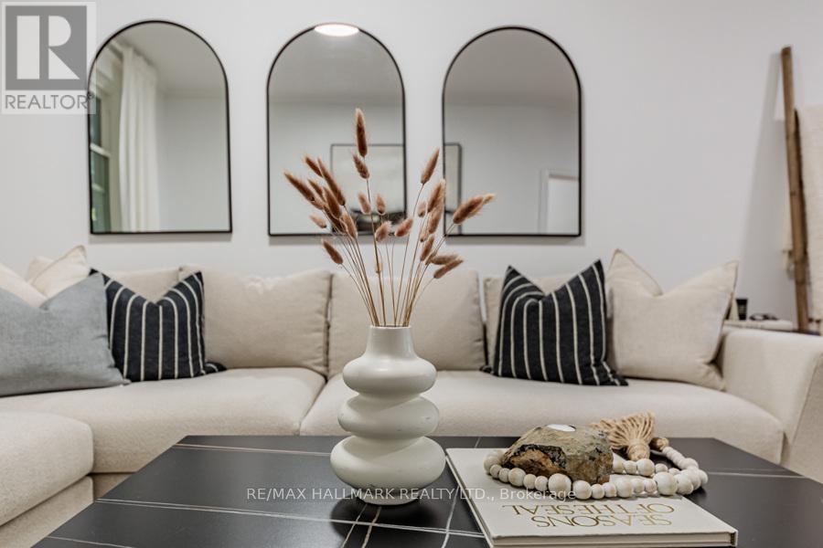 717 Rhodes Avenue, Toronto, Ontario  M4J 4X5 - Photo 6 - E12514940