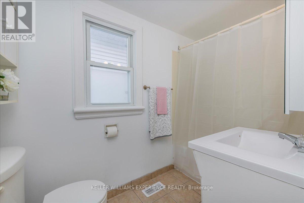 116 Huronia Road, Barrie (Allandale), Ontario  L4N 4E9 - Photo 13 - S12514912